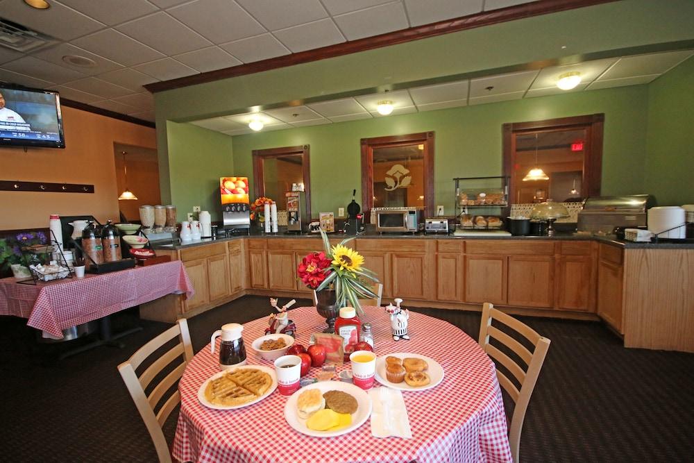 Ramada By Wyndham Wytheville Exterior photo