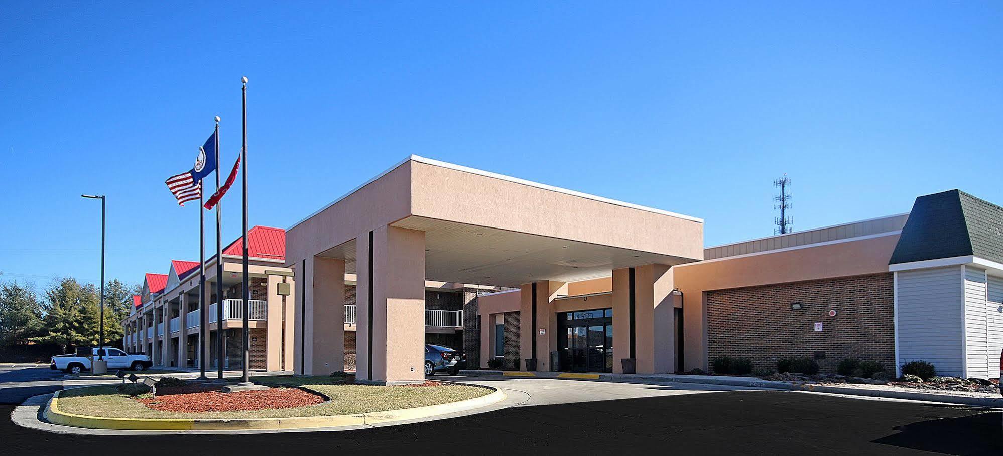 Ramada By Wyndham Wytheville Exterior photo