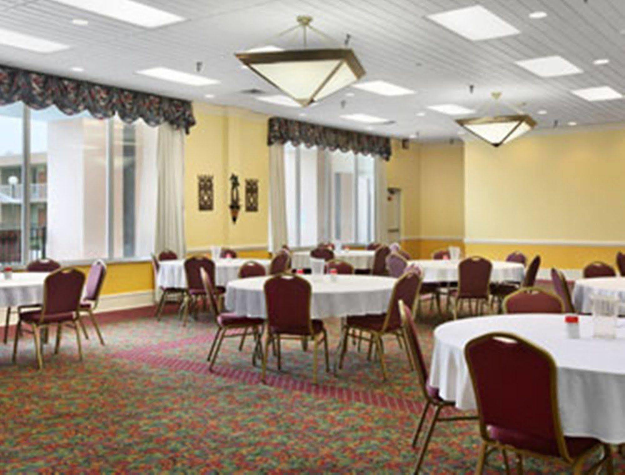 Ramada By Wyndham Wytheville Exterior photo