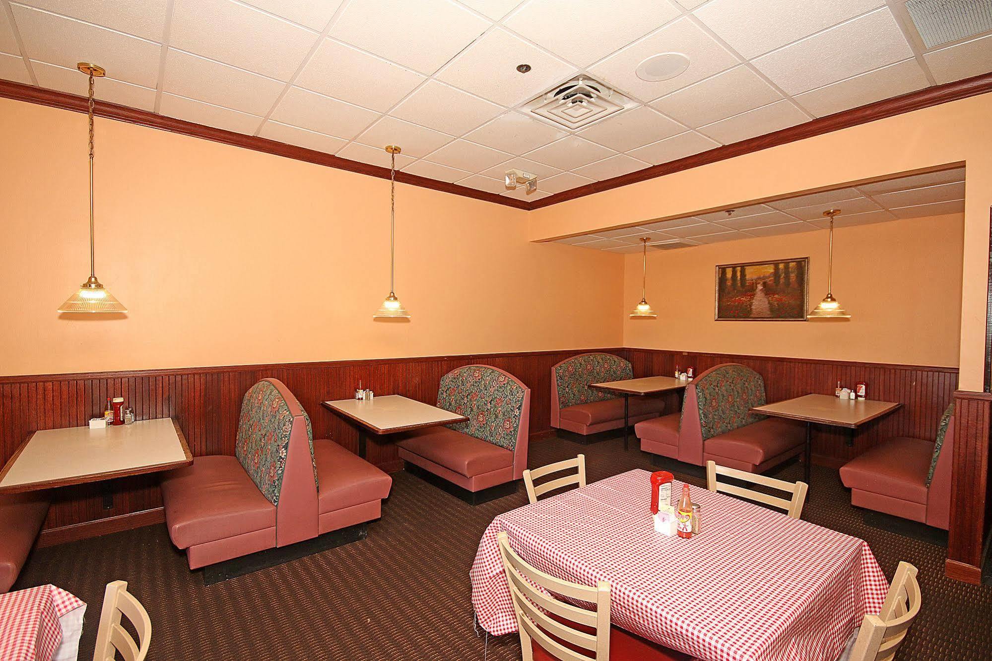 Ramada By Wyndham Wytheville Exterior photo