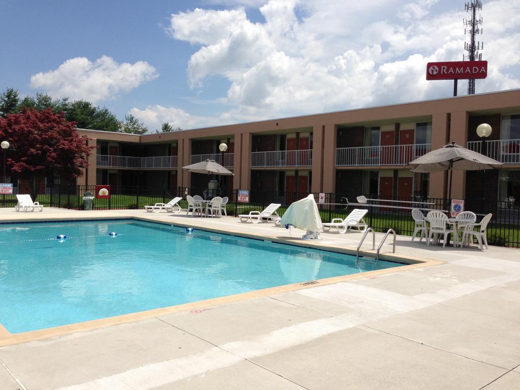 Ramada By Wyndham Wytheville Exterior photo
